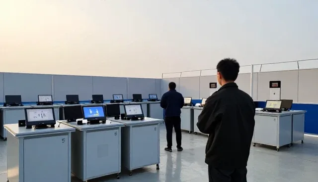 如何通过持续投入保障技术开发系统的稳定运行